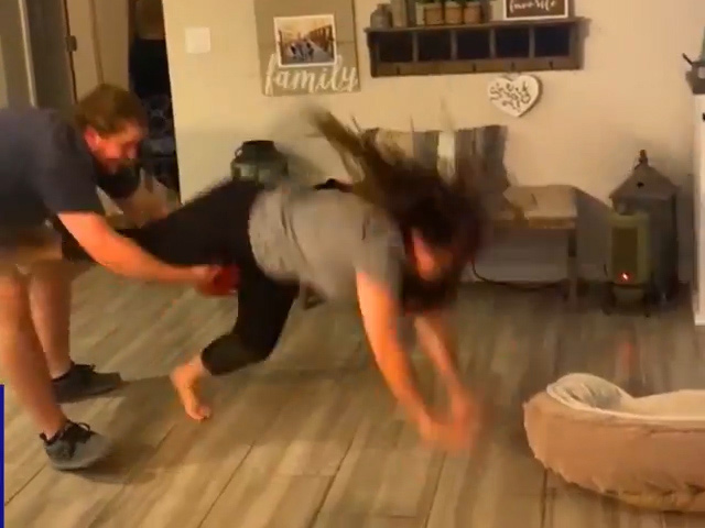 Cười 24H - Nhận hậu quả tê tái với những màn biểu diễn thất bại