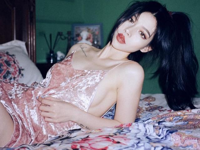 Thời trang - Cô chủ shop nội y xinh đẹp "tiện tay" mặc luôn hàng bán và kết quả ít ai ngờ