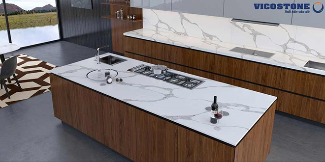  Bàn đảo bếp đá Vicostone Forza BQ8920 có vị trí cân đối trong phòng bếp