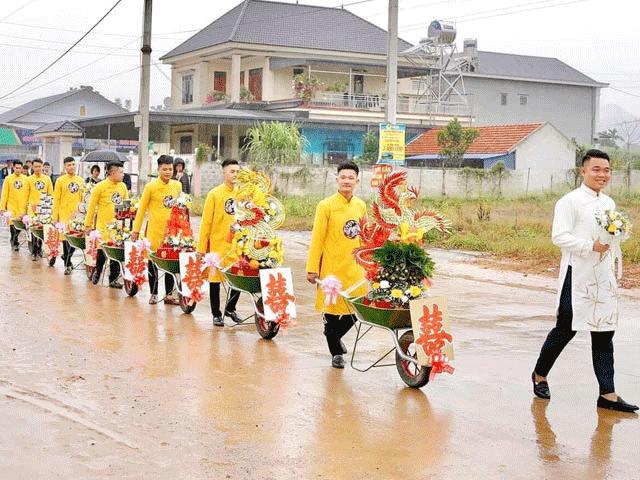 Bạn trẻ - Cuộc sống - Cưới cô gái nhà sát vách, chàng trai Thái Nguyên đem dàn xe rùa đi hỏi vợ
