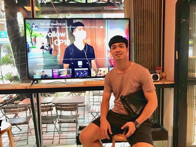 Tháng 6/2020, anh cùng bạn thân là cầu thủ Trần Hữu Đông Triều khai trương nhà hàng kinh doanh ẩm thực và cà phê ở quận Tân Bình, TP HCM. 
