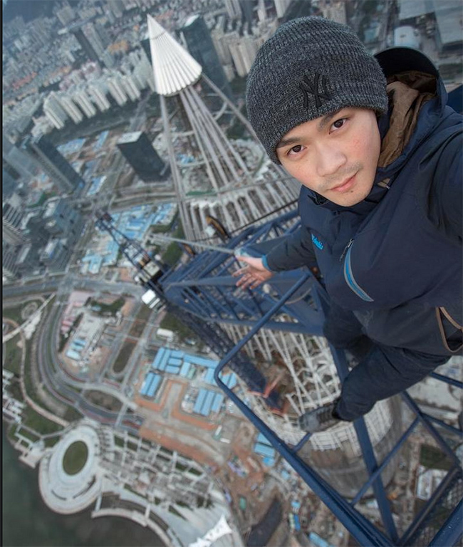 Thâm Quyến, Trung Quốc: Daniel Lau có hơn 110 nghìn người theo dõi trên instagram với bộ sưu tập ảnh điên rồ chụp từ đỉnh các tòa nhà chọc trời, cầu và tháp.
