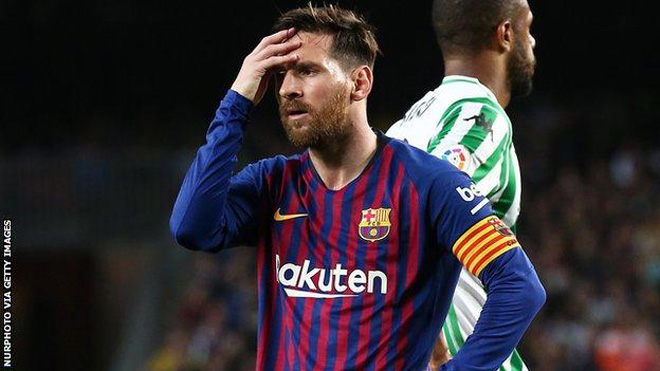 Messi đang "đơn độc" sau khi Luis Suarez rời Barcelona