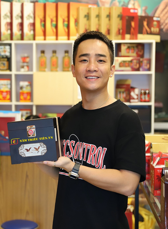 Cao hồng sâm chiết xuất từ hồng sâm 6 năm tuổi với thiết kế hộp gỗ sang trọng tinh tế