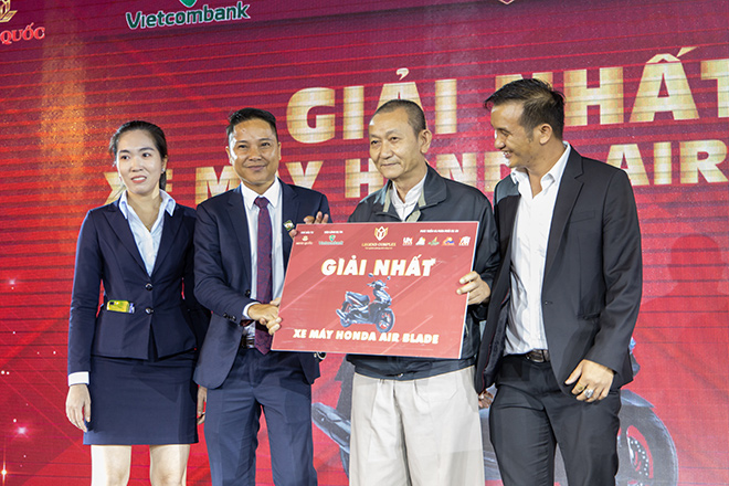 Lý giải sự thành công của Legend Complex - 2