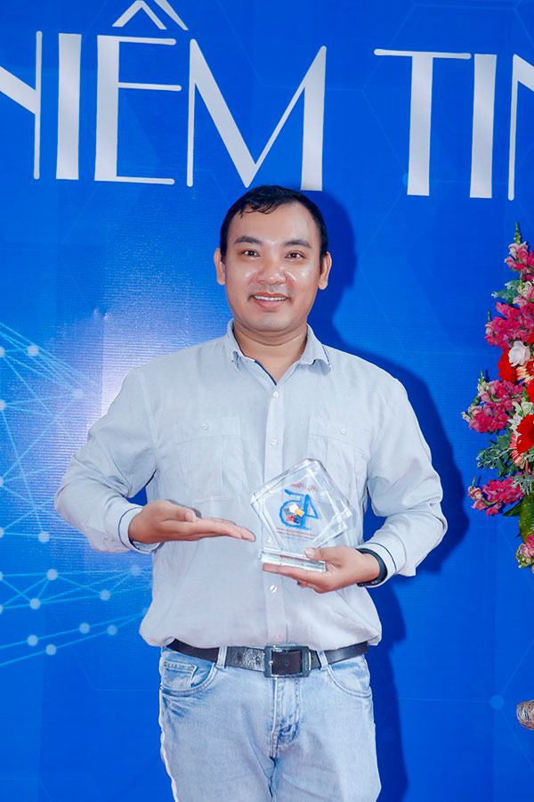 Võ Sĩ Điều Photographer - Người cống hiến thầm lặng - 1