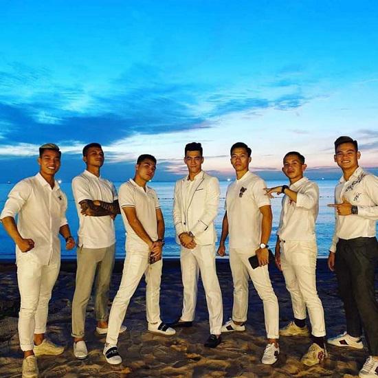 Ngắm nhan sắc "cực phẩm" của dàn cầu thủ Việt Nam tại đám cưới Công Phượng - 1