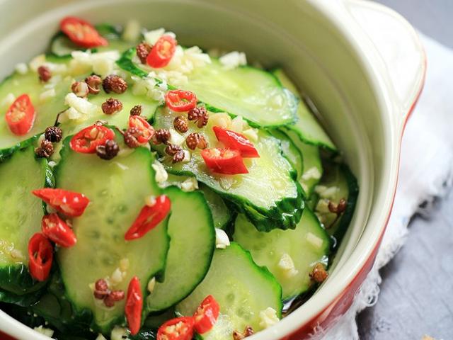 Ẩm thực - Dưa chuột nộm làm theo cách này đảm bảo giòn, thơm, ngon "nhớ đời"