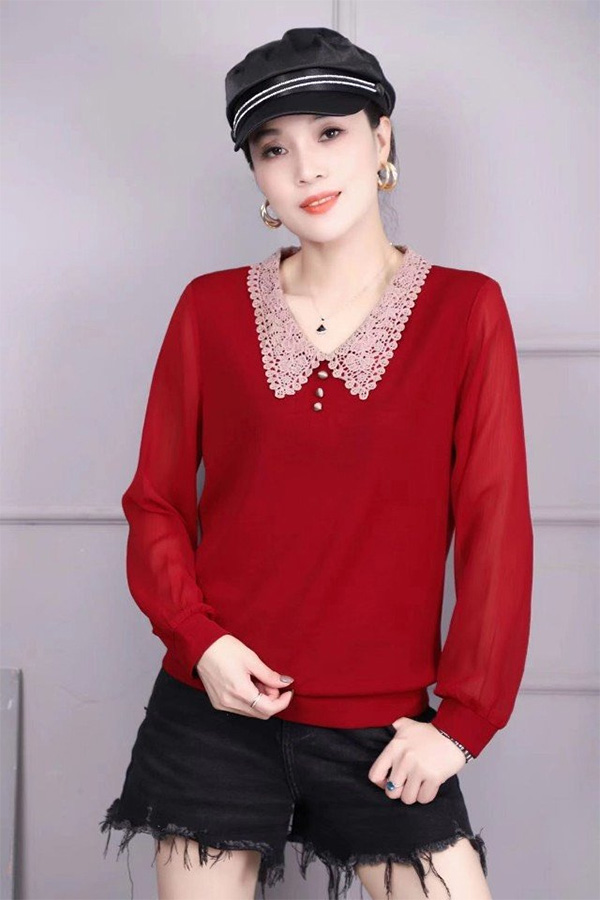 Áo cổ Peter Pan có ưu thế là mang tới vẻ trang nhã cho trang phục người mặc, không kén dáng, cũng không kén các loại chân váy, quần khi phối hợp cùng.