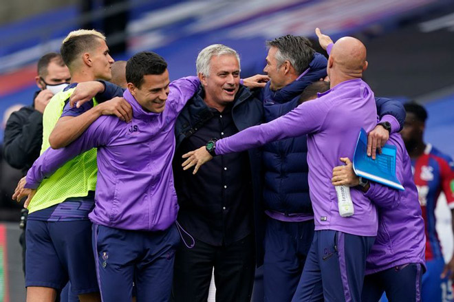 Mourinho đã dẫn dắt Tottenham tròn 1 năm