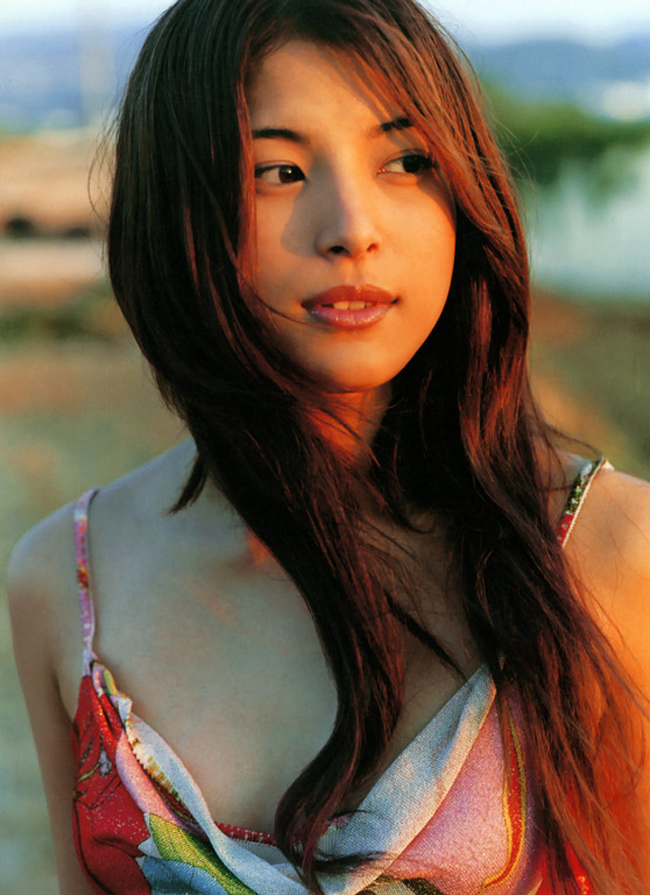 Takako Uehara sinh năm 1983, từng tham gia một số phim như Kế hoạch B, Androme, Pokemon...

