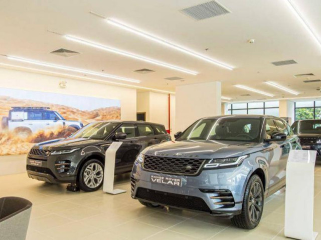 Ô tô - Xe sang giảm giá mạnh, chạy đua doanh số cuối năm