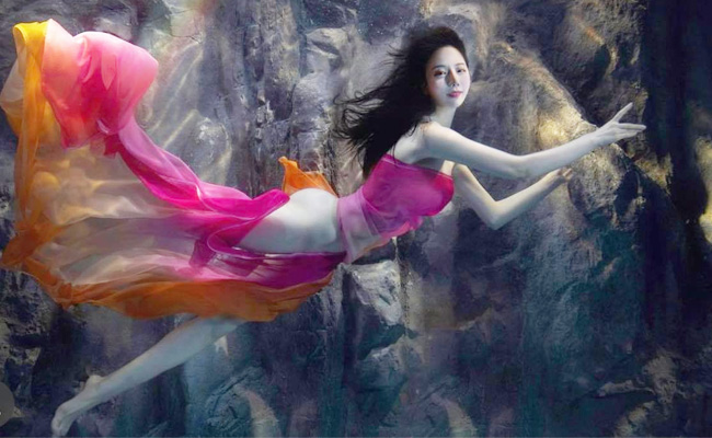 Đường cong tuyệt mĩ của cô&nbsp;được ví von như&nbsp;&#34;kẻ vẽ&#34;.
