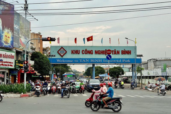 Chỉ sau hai lần điều chỉnh, tiền thuê đất của các doanh nghiệp tại khu công nghiệp đã tăng hơn 13 lần. Ảnh: Q.HUY