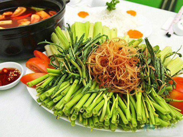 Sức khỏe đời sống - Những loại rau nhúng vào nồi lẩu sẽ "sinh độc", biết mà tránh kẻo hại vô cùng
