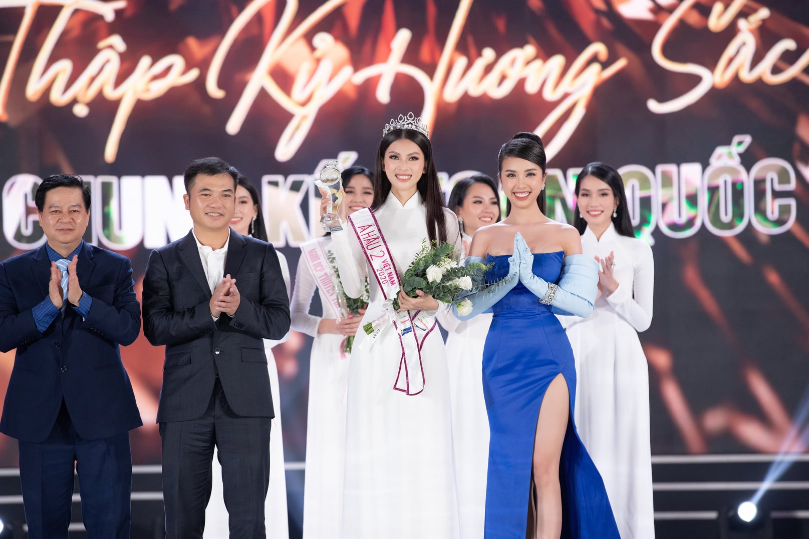 Người đẹp xứ Thanh có đôi chân 1m11 đăng quang Hoa hậu Việt Nam 2020 - 1