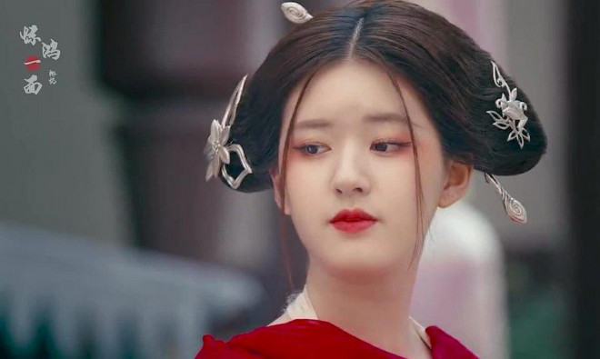 "Thánh nữ xuyên không” gây "sốt" với ảnh chưa qua chỉnh sửa xinh đẹp không kém trên phim cổ trang - 7