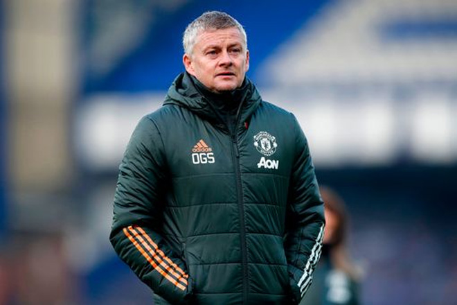 Tranh cãi MU được VAR "thiên vị": Solskjaer thừa nhận may mắn thoát 11m - 2
