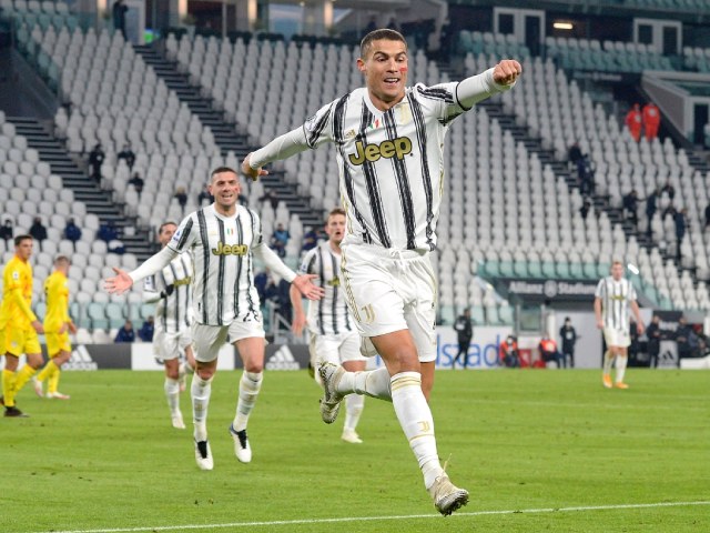 Bóng đá - Siêu nhân Ronaldo bùng nổ cú đúp, "phá đảo" kì tích chưa từng có ở Juventus