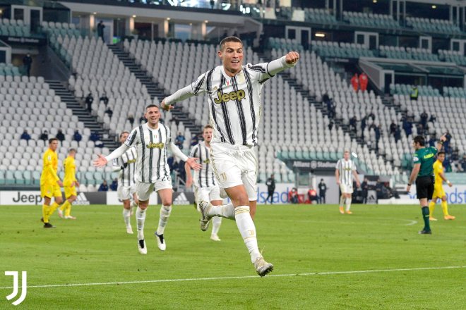 Ronaldo là cầu thủ Juventus đầu tiên ghi bàn ở 5 trận đầu Serie A kể từ mùa 1994/95,&nbsp;thời điểm giải đấu bắt đầu tính 3 điểm cho 1 trận thắng