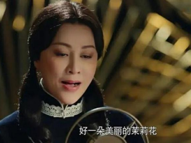 Làm đẹp - Lưu Gia Linh bị dân mạng ‘ném đá’ vì đóng vai gái đôi mươi ở tuổi U60