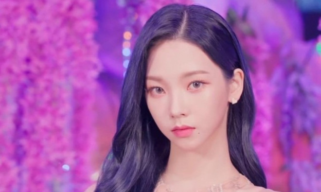 Karina (aespa) khiến anti-fan  phải câm nín vì nhan sắc đỉnh cao, vóc dáng cực chuẩn - 1