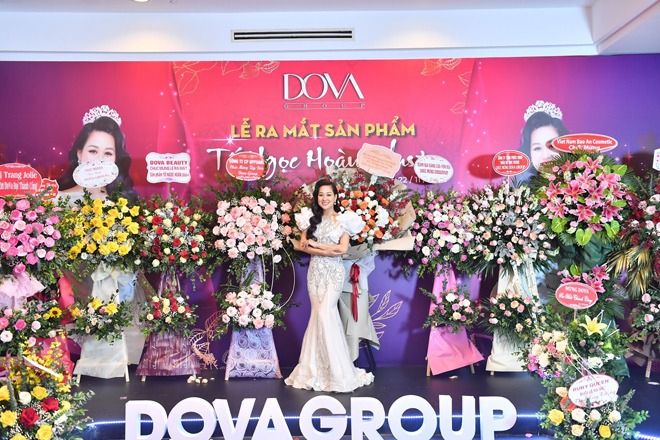 Doanh nhân Đỗ Thị Vân Anh tại sự kiện ra mắt 