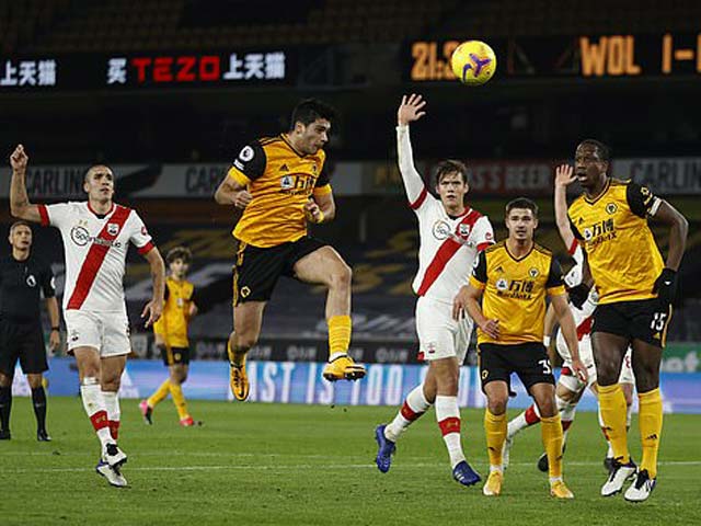 Bóng đá - Video highlight trận Wolves - Southampton: Công tội Walcott, siêu dự bị tỏa sáng