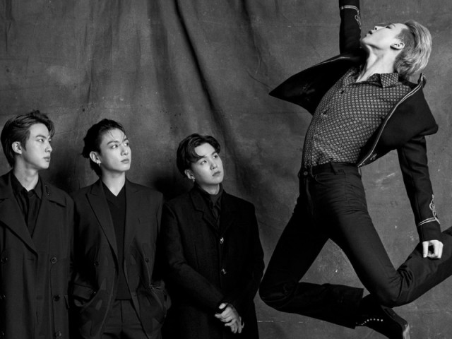 Jimin (BTS) khiến fan bị choáng khi đi đôi bốt cao 8.5cm trong loạt ảnh chụp cho Esquire