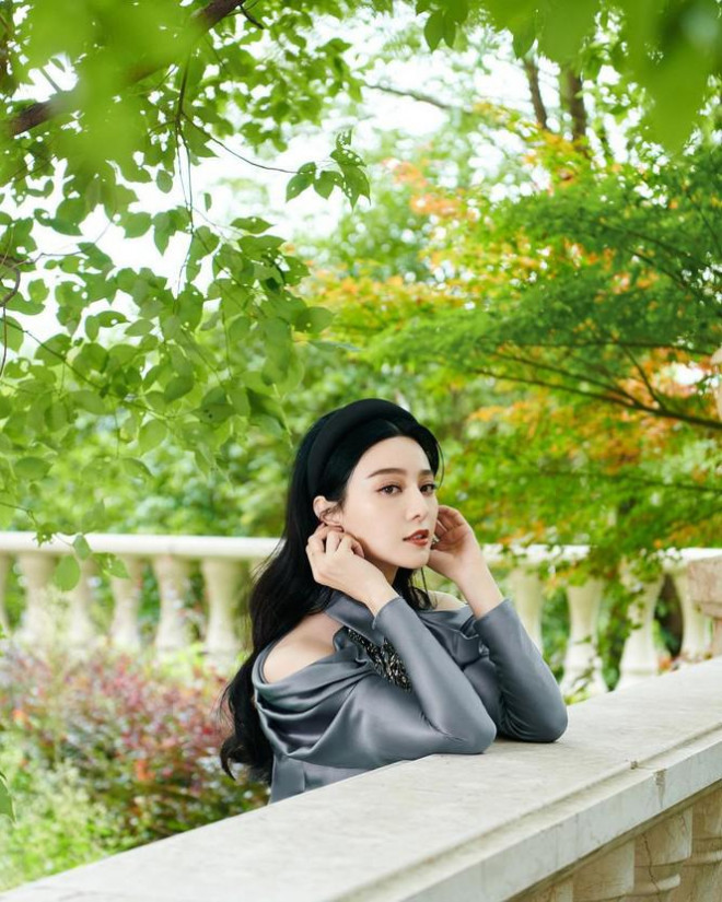 Đăng ảnh selfie ở bể bơi, Phạm Băng Băng để mặt mộc V-line ở tuổi 40 - 9