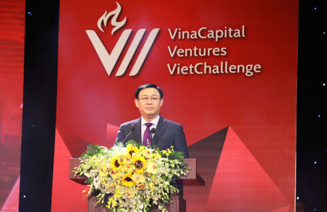 Bí thư Thành ủy Hà Nội Vương Đình Huệ phát biểu tại buổi tọa đàm.