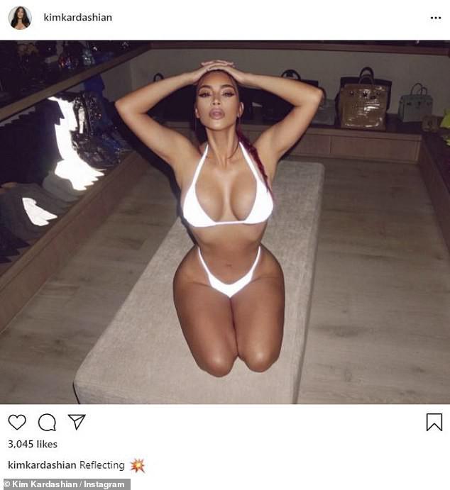 Kim Kardashian khiến fan 'dậy sóng' với ảnh bikini bé xíu, phô triệt để lợi thế hình thể - 1
