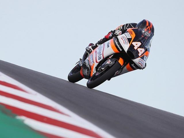 Media - Video phút sinh tử: Tay đua bò trên đường đua Grand Prix thoát chết ngoạn mục