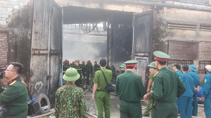 Đến 8h20' đám cháy đã cơ bản được khống chế