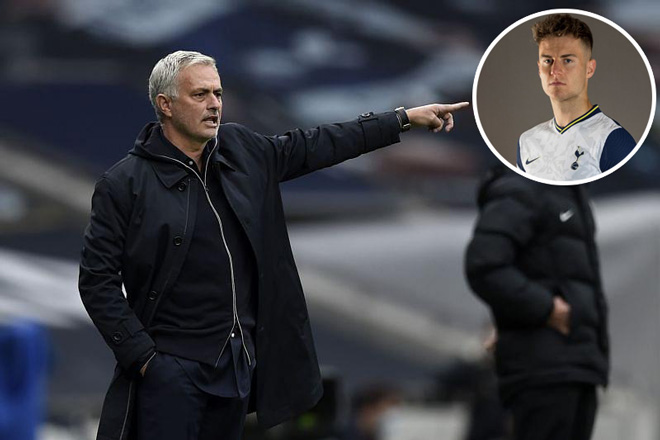 Tin mới nhất bóng đá sáng ngày 25/11: Mourinho đặt niềm tin ở tài năng trẻ - 1