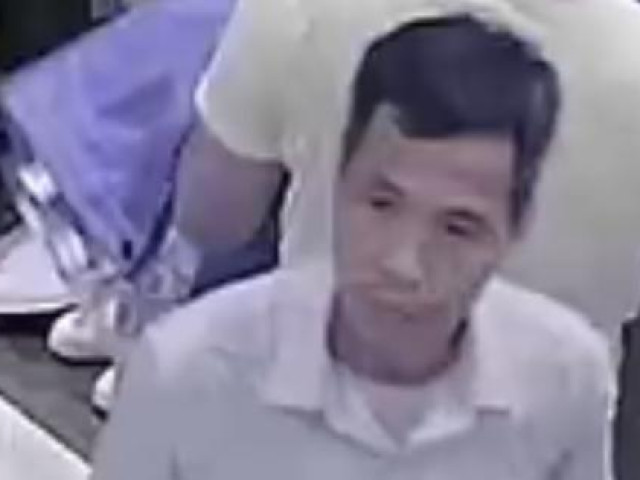 Pháp luật - Công an TP HCM truy tìm gã đàn ông làm liều ở Vincom