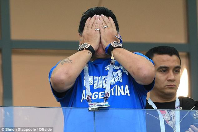 Diego Maradona: Khi người đàn ông khóc - 6