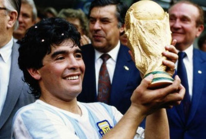 Maradona ghi bàn thắng đẹp nhất thế kỷ: Pha độc diễn bất hủ của &#34;Cậu bé Vàng&#34; - 2