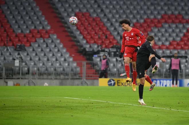 Leroy Sane tỏa sáng với bàn thắng ở
phút 68, nâng tỷ số lên 3-0 cho Bayern