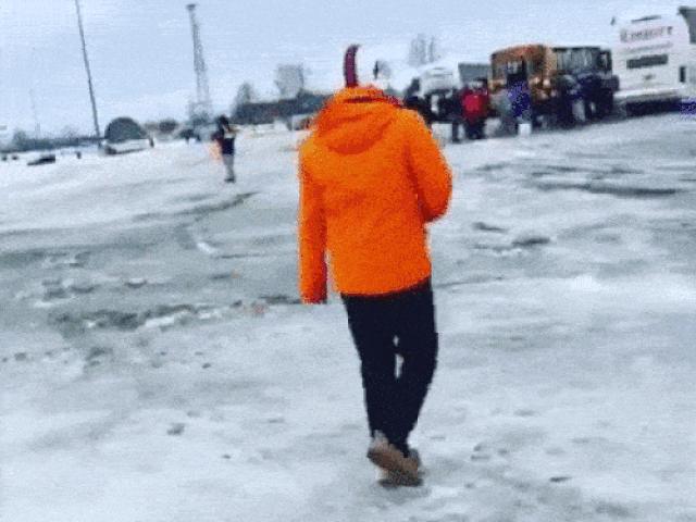 Tranh vui - Những sự cố hài hước khiến nạn nhân "thốn đến tận rốn"