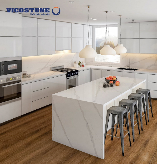 Đá Vicostone Arabescato mô phỏng vẻ đẹp của đá cẩm thạch trắng mệnh danh “nữ hoàng nước Ý” là lựa chọn cho gia chủ yêu thích sự tinh tế