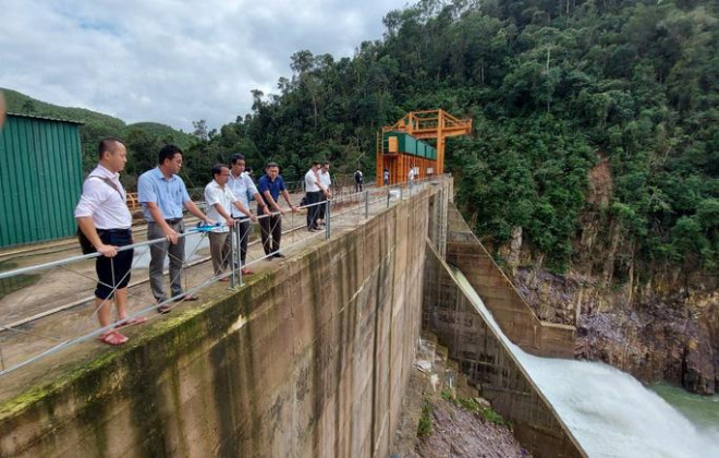 Thu hồi giấy phép hoạt động của thủy điện Thượng Nhật - Ảnh: Quang Tám