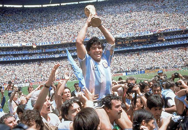 Diego Maradona tại World Cup 1986, giải đấu đưa Argentina đến ngôi vô địch.