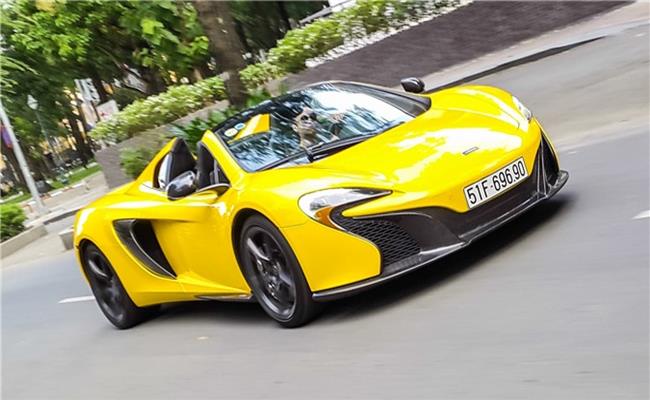 Cung cấp sức mạnh cho McLaren 650S Spider là khối động cơ tăng áp kép V8, dung tích 3,8 lít, cho công suất cực đại 641 mã lực, mô-men xoắn cực đại 680 Nm. Với động cơ trên, McLaren 650S Spider chỉ mất 3 giây để đạt vận tốc 100 km/h, trước khi bứt tốc lên vận tốc tối đa 329 km/h.
