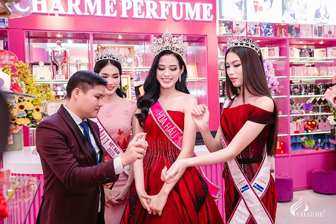 “Hoa hậu Việt Nam 2020“ hội tụ tại lễ khai trương trụ sở Công Ty nước hoa Charme - 7