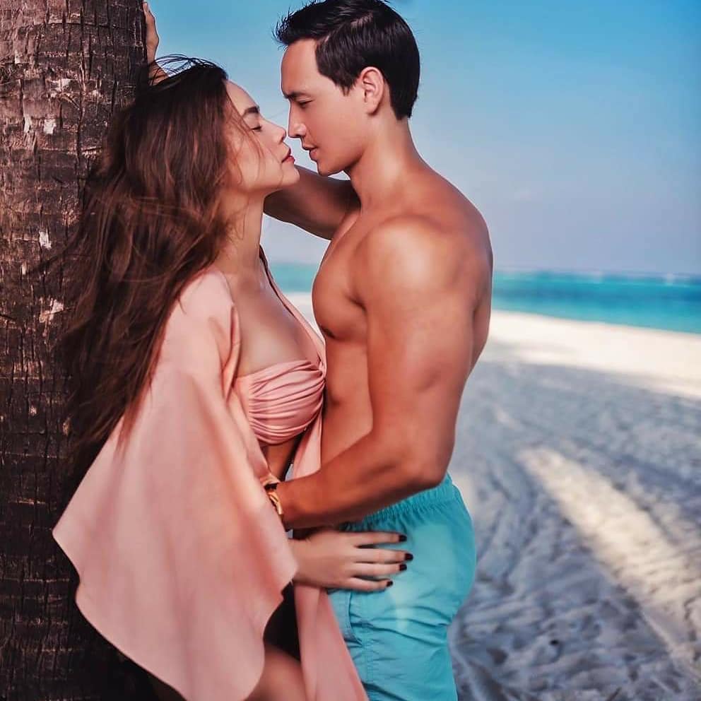 Cặp đôi được đánh giá là xứng đôi khi cùng sở hữu vẻ ngoài cuốn hút.