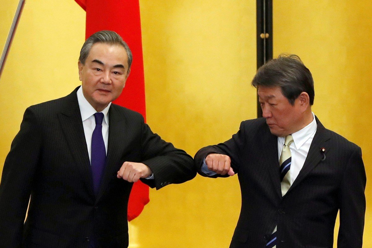 Ngoại trưởng Nhật Bản Toshimitsu&nbsp;Motegi và người đồng cấp Trung Quốc Vương Nghị trong cuộc họp báo chung (ảnh: SCMP)