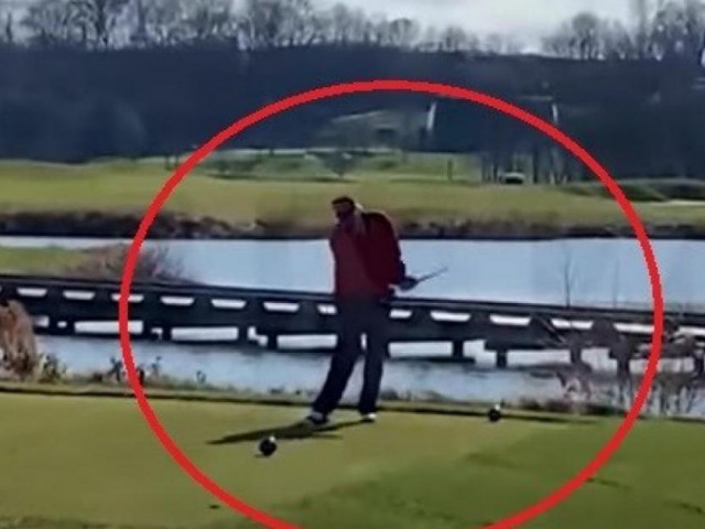 Thế giới - Video: Ông Trump gặp "vận đen" ngay cả khi chơi gôn