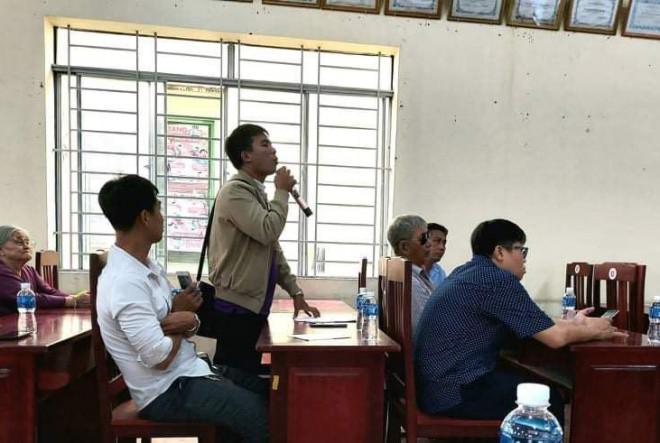 Ông Nhanh phản ánh sự việc lên các Đại biểu Quốc hội tại buổi tiếp xúc cử tri
