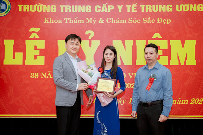 Nguyễn Thị Hương – Cô giáo tận tụy trong ngành phun xăm thẩm mỹ  - 5